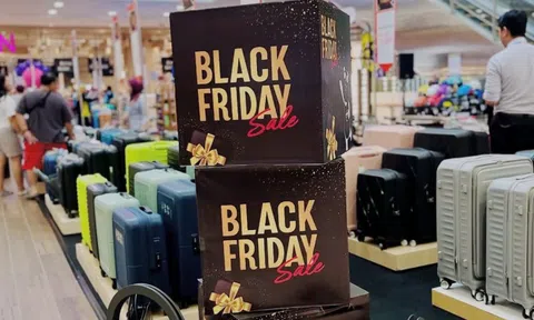 Black Friday 2025: Cửa hàng giảm giá "sập sàn", khách mua vẫn dửng dưng, thưa thớt