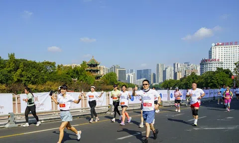 Không tham gia chạy team building 10km, nhân viên mới bị công ty sa thải ngay lập tức, tòa tuyên bố: “Một bên phải bồi thường 78 triệu đồng”