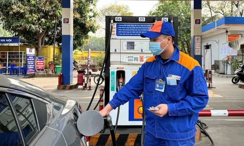 Giá xăng dầu giảm