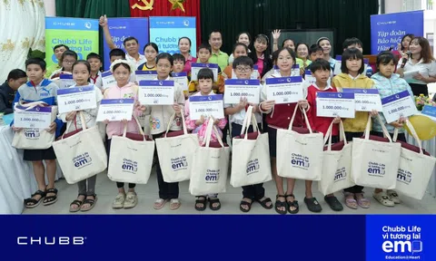“Chubb Life – Vì Tương Lai Em” hỗ trợ trẻ em khó khăn vùng bão lũ