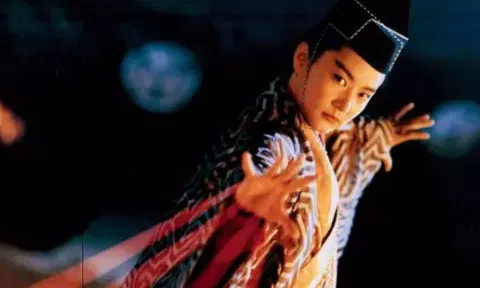 4 cao thủ cùng luyện Quỳ Hoa Bảo Điển, chỉ Đông Phương Bất Bại bỏ kiếm dùng kim thêu: Sự thật gây bất ngờ