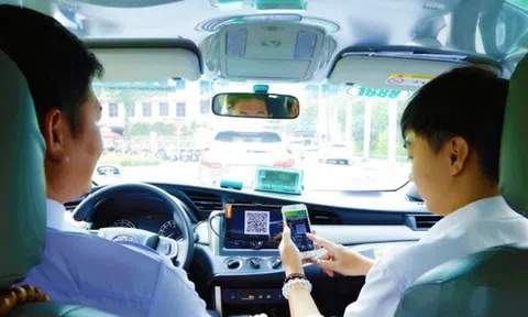 Tài xế chạy taxi 36.000 đồng được khách chuyển khoản 500 triệu đồng kèm lời nhắn "khỏi thối", cảnh sát phải vào cuộc khẩn cấp