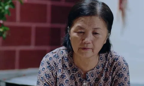 Bà giúp việc xin nghỉ đột ngột, trước khi đi chỉ nói đúng 1 câu: Người con dâu lập tức có cảnh giác với bố chồng