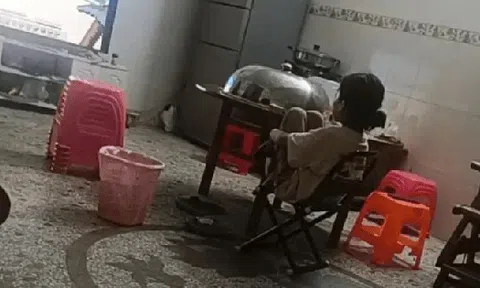 Điều đầu tiên mà trẻ làm khi đi học về quyết định con bạn là "học sinh giỏi" hay "học sinh kém"!