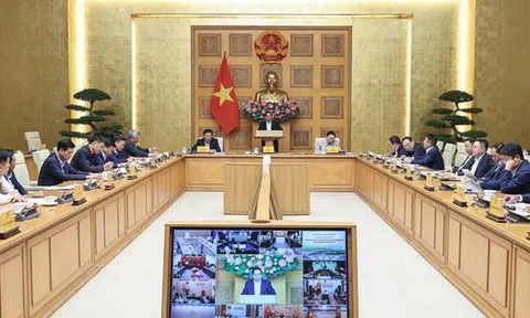 19/12/2025 hoàn thành, thông xe kỹ thuật 3.188 km đường bộ cao tốc, hoàn thành 1.700 km đường bộ ven biển