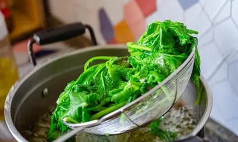 6 loại rau không chần trước khi nấu chẳng khác nào uống thuốc độc, toàn món quen mặt trên bàn ăn của người Việt