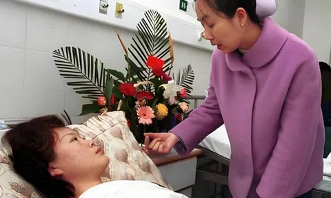 Làm giúp việc 3 năm, bà chủ cho luôn tôi cuốn sổ 500 triệu nhưng khiến tôi "khốn khổ không nói nên lời"