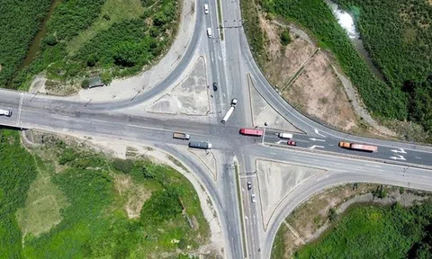 ĐỘT PHÁ HẠ TẦNG, KIẾN TẠO VỊ THẾ (*): Trục kết nối kinh tế mới của miền Trung