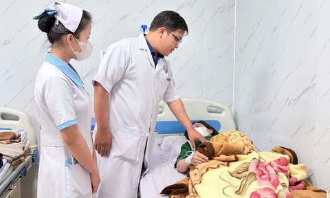 Gần 30 người nhập viện nghi ngộ độc sau khi ăn bánh mì, Quảng Ngãi khẩn trương điều tra