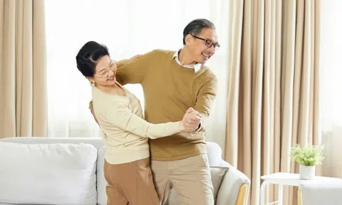 Vợ chồng U60 nghỉ hưu, bán nhà to mua nhà nhỏ: Tưởng sống chật vật hơn, không ngờ trả hết nợ, dư tiền tỷ, thong dong dưỡng già bình yên