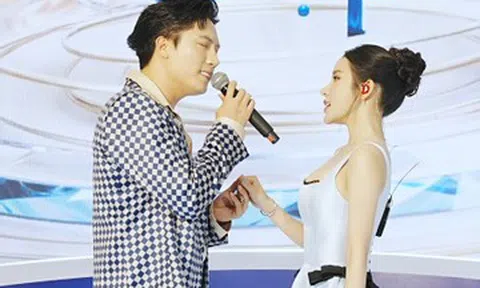 Ca sĩ Anh Tú tình tứ nồng nàn bên bạn gái LyLy