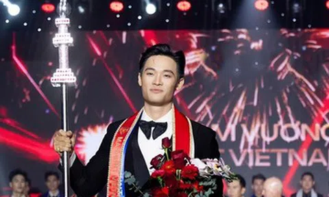 Giám đốc marketing nghỉ việc thi nam vương, trở thành Manhunt Vietnam 2025