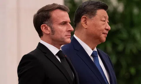 Trung Quốc giữa ngã ba đường