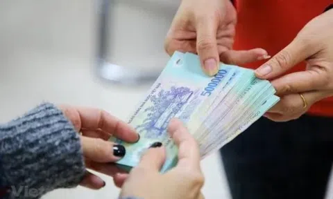 1 trường ở TP.HCM quyết định thưởng Tết 30 triệu đồng/người: Từ hiệu trưởng đến tạp vụ đều hưởng như nhau