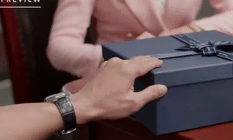 'Lằn ranh' tập 34: Nữ chủ tịch mang hộp tiền đến cảm ơn phó giám đốc sở xây dựng