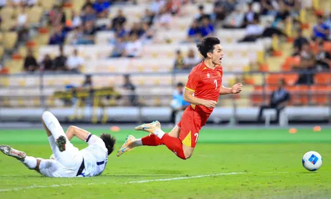Bùng nổ cảm xúc SEA Games , ngắm trọn khoảnh khắc U22 Việt Nam thi đấu cực kiên cường trước Thái Lan