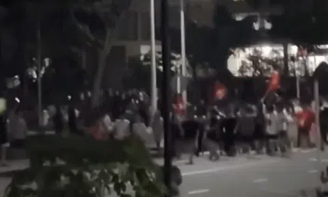 Khung cảnh đêm ở KTX trường ĐH top đầu Việt Nam gây choáng