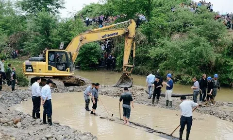 Phát hiện vật đen sì dài 30m dưới sông, 9 người dùng máy xúc trục vớt rồi bán với giá hơn 732 triệu đồng, vài tháng sau bất ngờ bị tòa án triệu tập