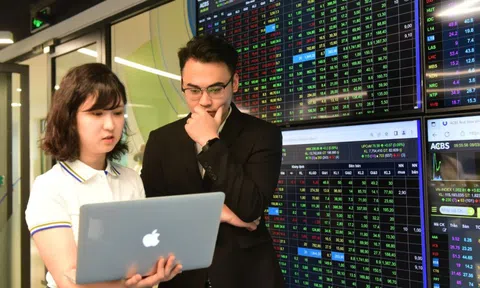 IPO rầm rộ, tưởng toàn 'bom tấn' lên sàn hóa ra 'bom xịt'