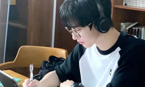 Trong tiếng Việt, có 1 từ càng nói nhanh càng thể hiện suy nghĩ đang... load chậm