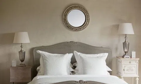 Người xưa dạy: Phòng ngủ chật đến đâu cũng đừng dại đặt 6 thứ này ở đầu giường, giật mình vì toàn món quen