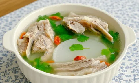 Mùa đông cứ ăn đúng 5 món "nhỏ mà có võ" này, khí huyết lưu thông, da dẻ hồng hào bất chấp gió lạnh