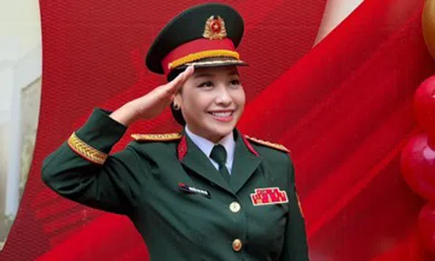 Đại tá - NSND Thu Hà đong đầy cảm xúc, ca sĩ Sơn Tuyền trẻ trung ở tuổi U70