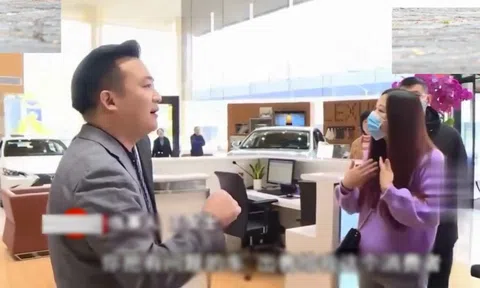 Chi 2 tỷ đồng mua Lexus, người phụ nữ đưa về nhà 1 ngày đã không khởi động được, showroom khẳng định: Lỗi là do cô