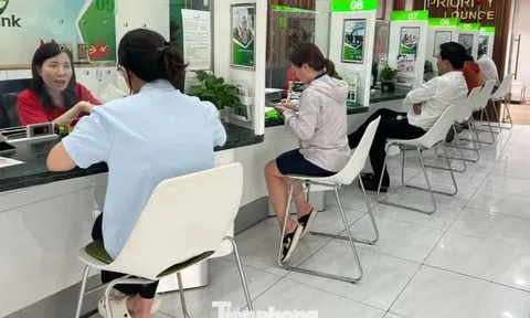 Lý do người dân ồ ạt gửi tiền ngân hàng