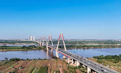 Trục đại lộ cảnh quan sông Hồng: Cơ hội và thách thức