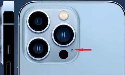 Hơn 90% người dùng điện thoại iPhone không biết công dụng của chiếc lỗ nhỏ cạnh camera
