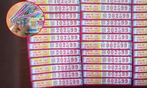 "Ôm" 37 vé số ế giúp người bán, người phụ nữ trúng hết: Hé lộ tiền thưởng lớn