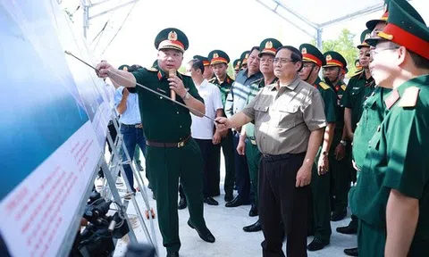 Thủ tướng kiểm tra, đôn đốc một số dự án hạ tầng chiến lược tại Cà Mau