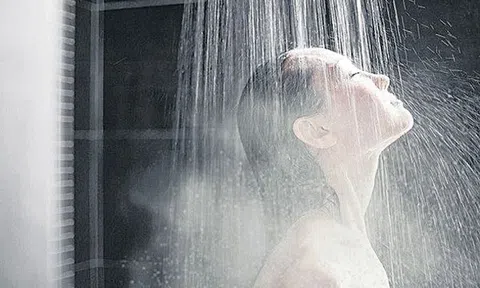 Mùa đông nên tắm mấy ngày một lần? Đây là 4 điều người cao tuổi cần đặc biệt chú ý