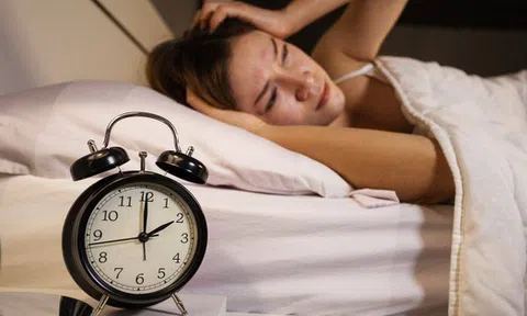 Thường xuyên thức dậy sớm có thể là dấu hiệu của 4 bệnh! Vậy mấy giờ được coi là thức dậy sớm?
