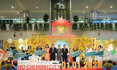 Hàng ngàn lượt khách “xông đất” Tp.HCM qua cửa ngõ Tân Sơn Nhất ngày đầu năm 2026