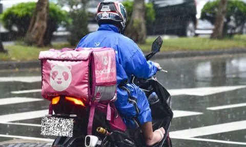 Shipper bị đánh giá 1 sao, cách phản ứng khiến tất cả bật khóc