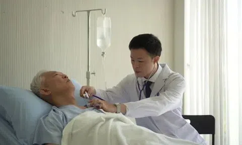 Ngày càng nhiều người tử vong vì ung thư? Bác sĩ cảnh báo: Đói đến đâu cũng phải hạn chế ăn 5 món này vào buổi tối