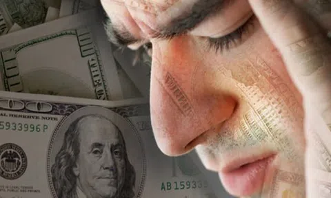 Nỗi khổ nhiều tiền: Có 1 triệu USD, người đàn ông bị biến thành ‘ví tiền sống’ nhưng vẫn gánh kết cục mất bạn thân, gia đình rạn nứt