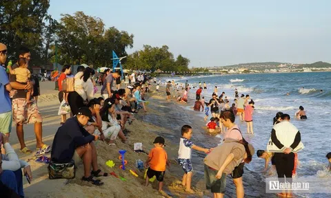 Mũi Né-Phan Thiết nhộn nhịp, resort kín phòng đầu năm