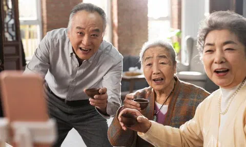 Lần lượt rời nhà con trai, viện dưỡng lão, cụ ông 73 tuổi phát hiện 1 nơi tuyệt vời để dưỡng già an nhàn: Điều quan trọng nhất là sống thoải mái