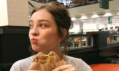 Cẩn thận với 3 loại thực phẩm càng ăn càng già nhanh