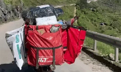 Shipper khổ nhất Việt Nam, cả nước gọi 2 tiếng: Sư phụ!