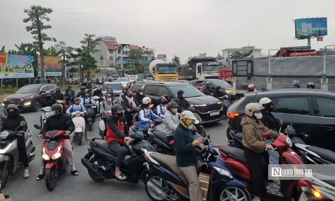 Ùn tắc liên tục tại tuyến đường huyết mạch ra vào khu vực cảng Hải Phòng