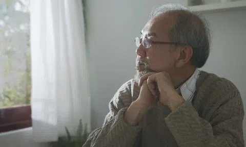 60 tuổi, có 400 triệu đồng tiết kiệm và lương hưu 11 triệu, tôi vẫn khóc ròng: “Tài khoản tăng nhưng tuổi già thêm khốn khổ”