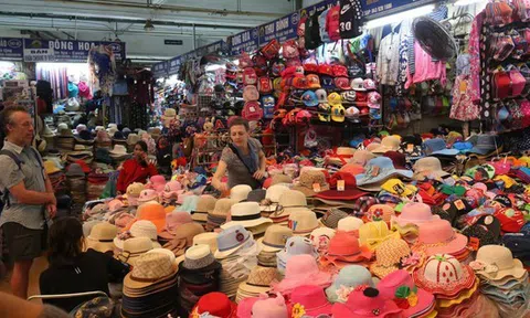 Chủ hộ kinh doanh có thể bố trí cha mẹ, anh chị em ruột làm kế toán