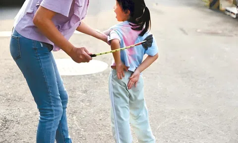 Chuyên gia nói “Thương cho roi cho vọt” là SAI: Trẻ bị đánh lúc 3 tuổi có nguy cơ trở nên hung hăng cao hơn tới 50%