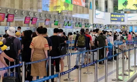 Tỉ lệ chuyến bay đúng giờ năm 2025 giảm mạnh