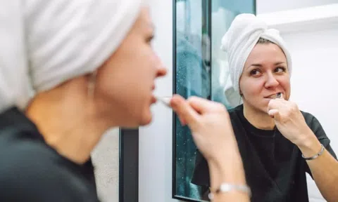 Bác sĩ cảnh báo "bạn có thể đã đánh răng sai cách suốt cả cuộc đời"