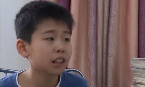 Cậu bé nhặt được bọc tiền 900 triệu đồng nhưng người mất khẳng định chỉ đánh rơi 75 triệu, cảnh sát triển khai biện pháp nghiệp vụ vào cuộc